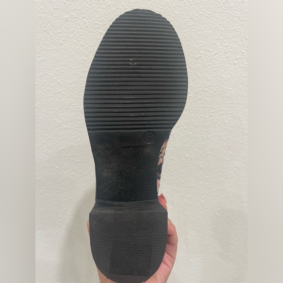 Steve Madden Abby Floral Lace-Up Black Ankle Boots - Picture 11 of 11